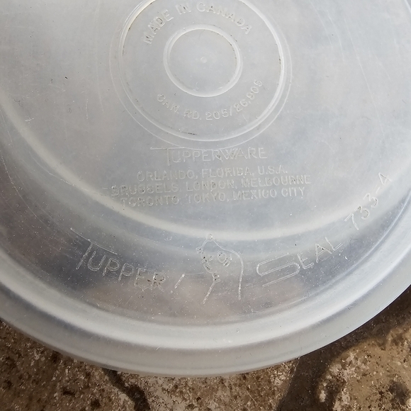 Vintage Tupperware Condiment Caddy with Serving Spoons and Seals Lids 757-3 - Picture 8 of 9